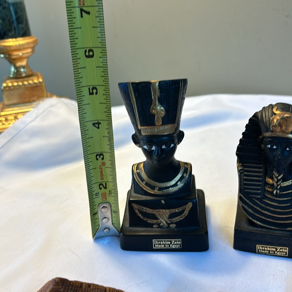 Egyptian Pharaoh Mummy and pyramids - Picture 6 of 16